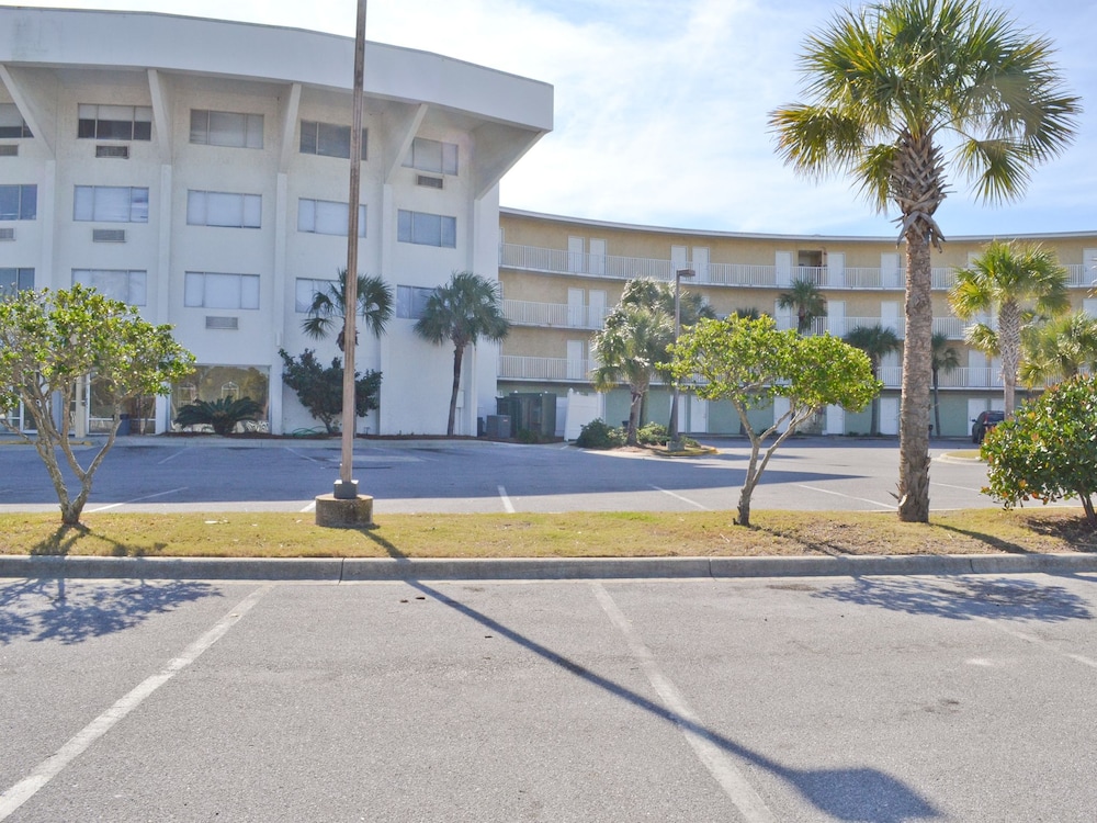 Boardwalk Beach Resort Hotel 49/65