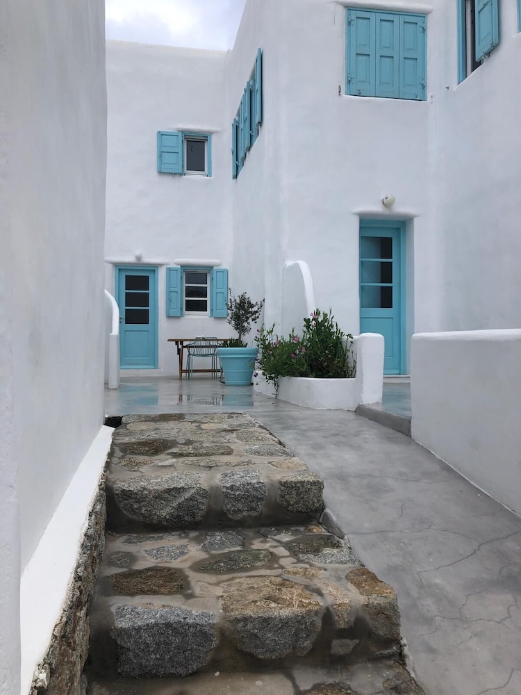 Mykonos Moussa Suites 44/50