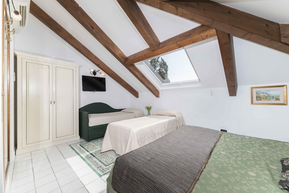 Hotel Villa Annalara 32/77