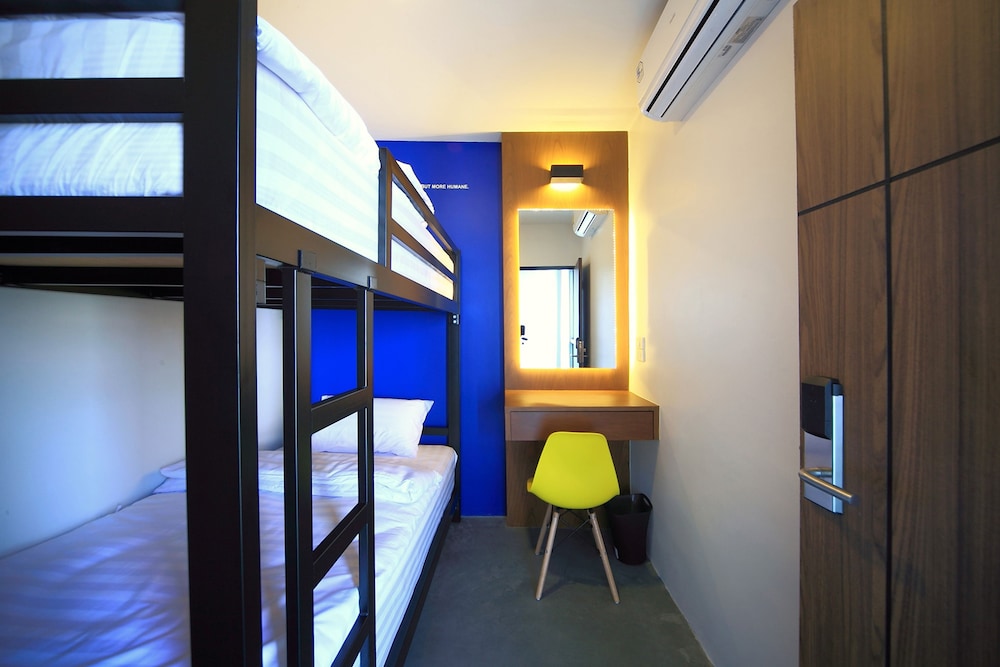 Tuk Tuk Hostel 44/70