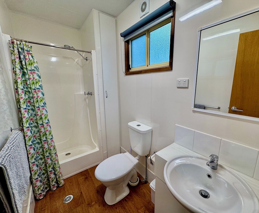 Kanasta Caravan Park 50/50