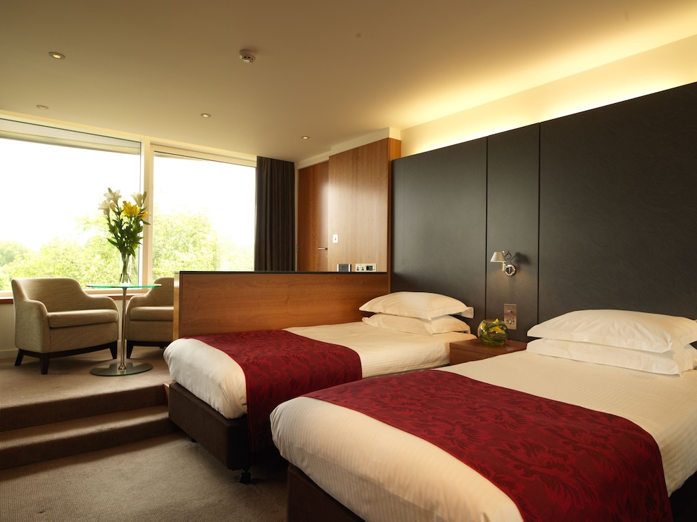 Royal Garden Hotel 14/85