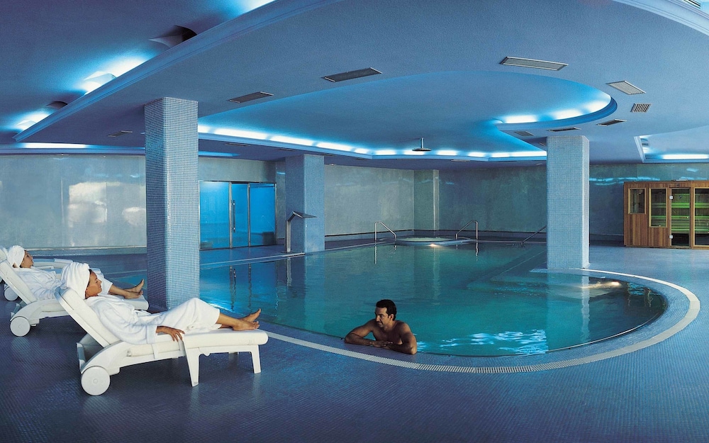 Cleopatra Palace Hotel 24/61