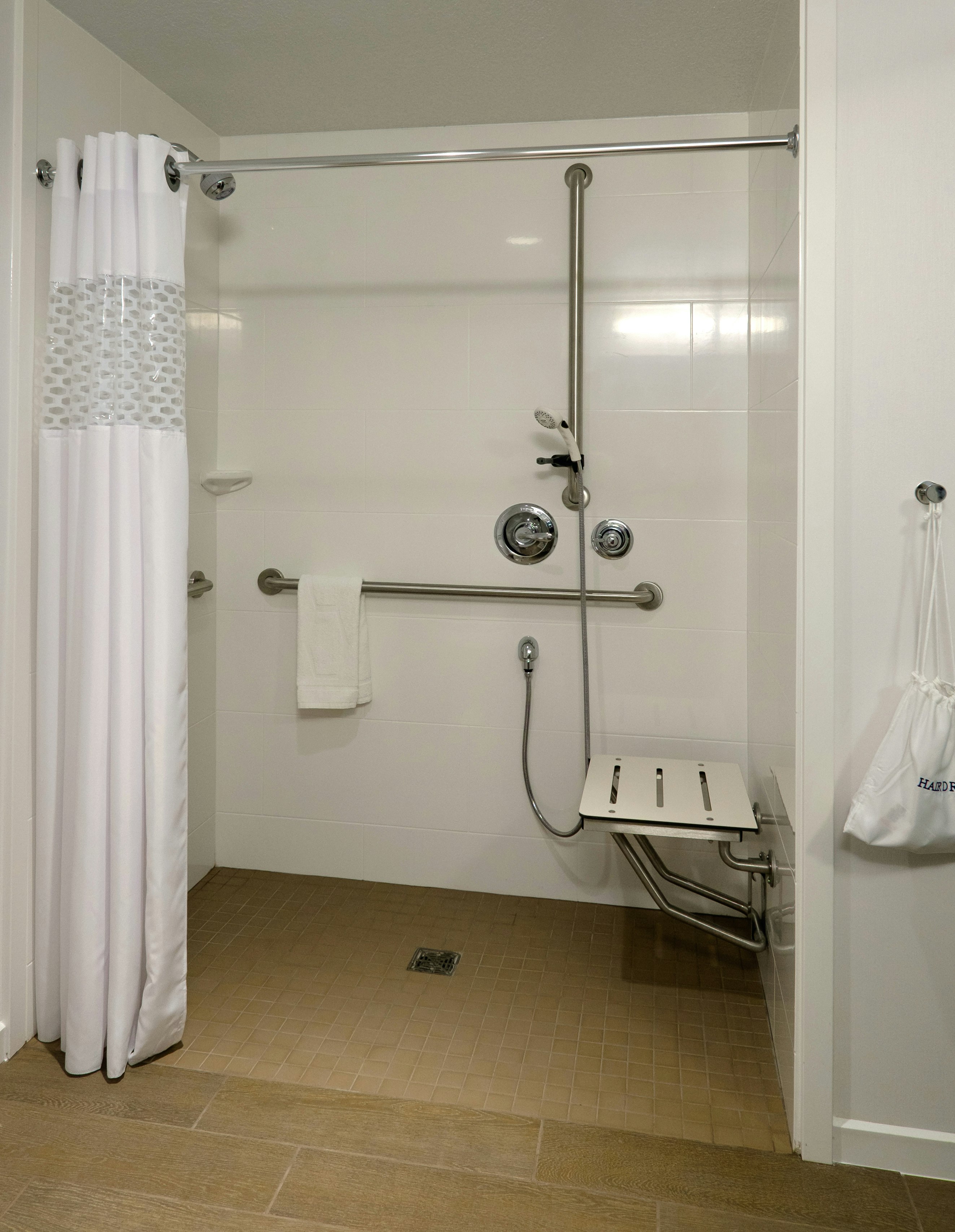 Hilton Garden Inn Philadelphia Ft Washington 50/50