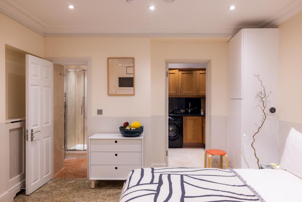 Semi Basement, Studio، Courtfield Gardens Apartments 7/8