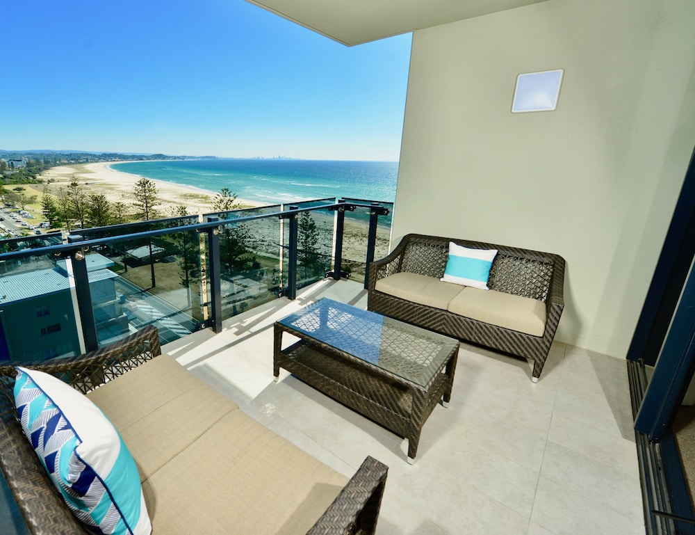 Iconic Kirra Beach Resort 36/72