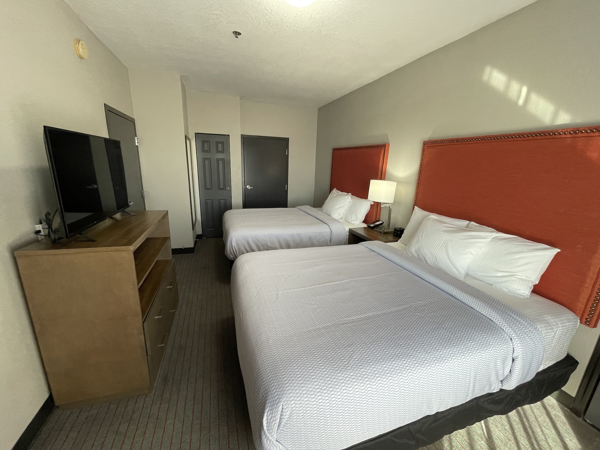 1 BEDROOM, SUITE, 2 QUEEN BEDS