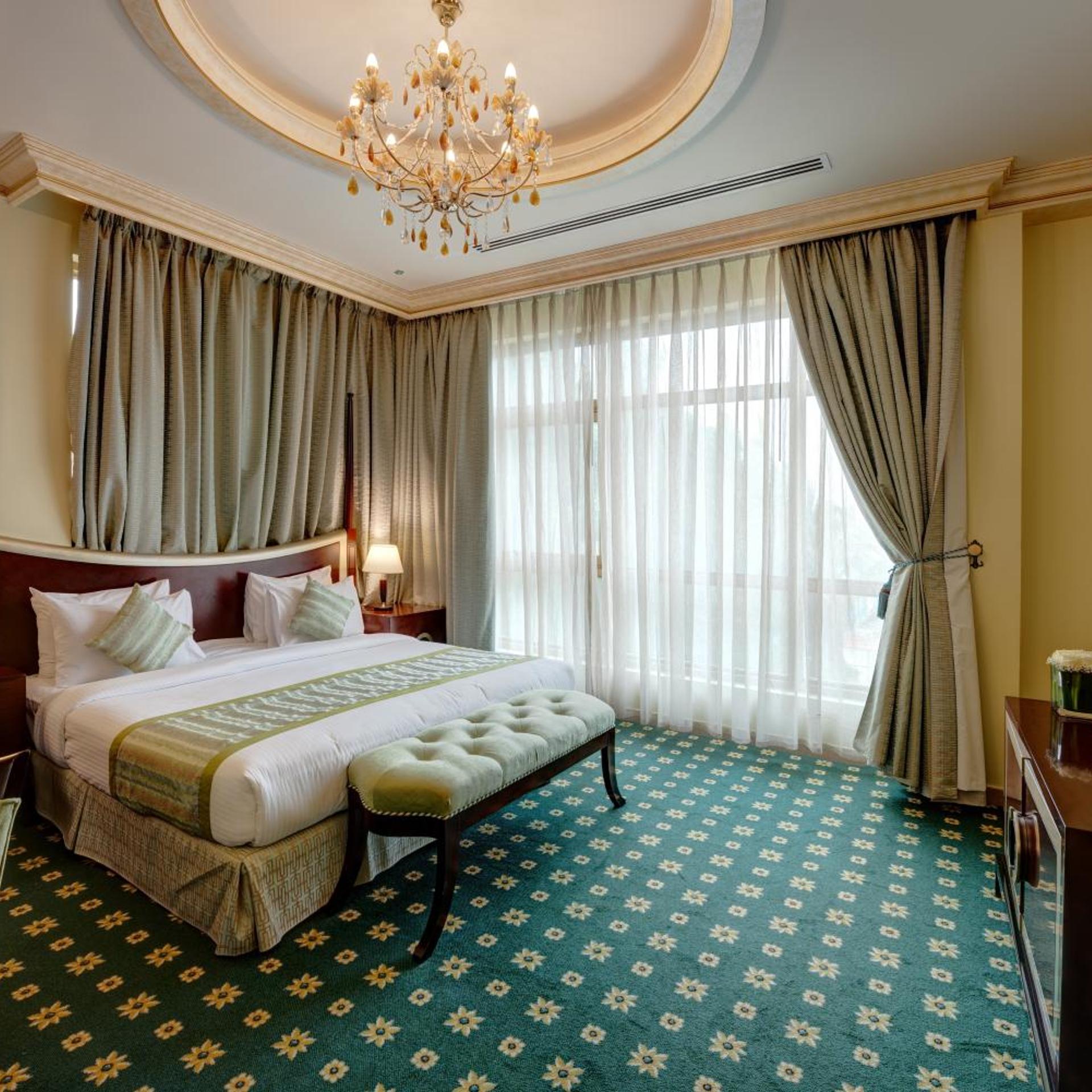 EXECUTIVE SUITE