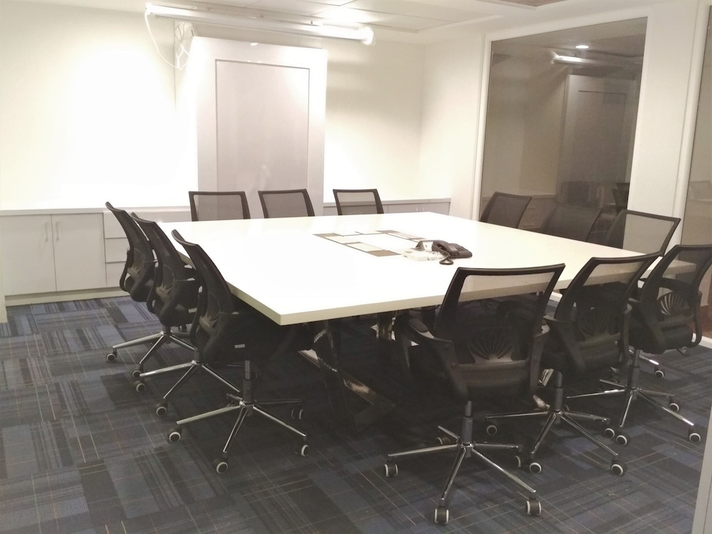White Castle Corporate Residences 47/50