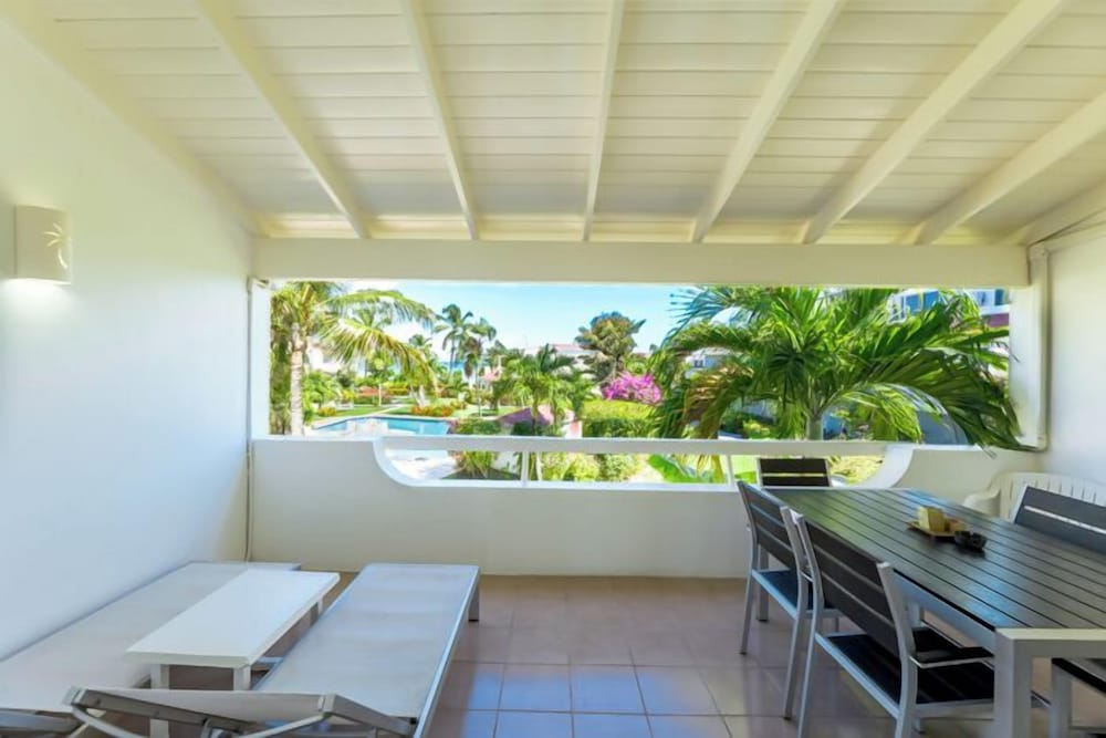 ANTIGUA VILLAGE 80/81