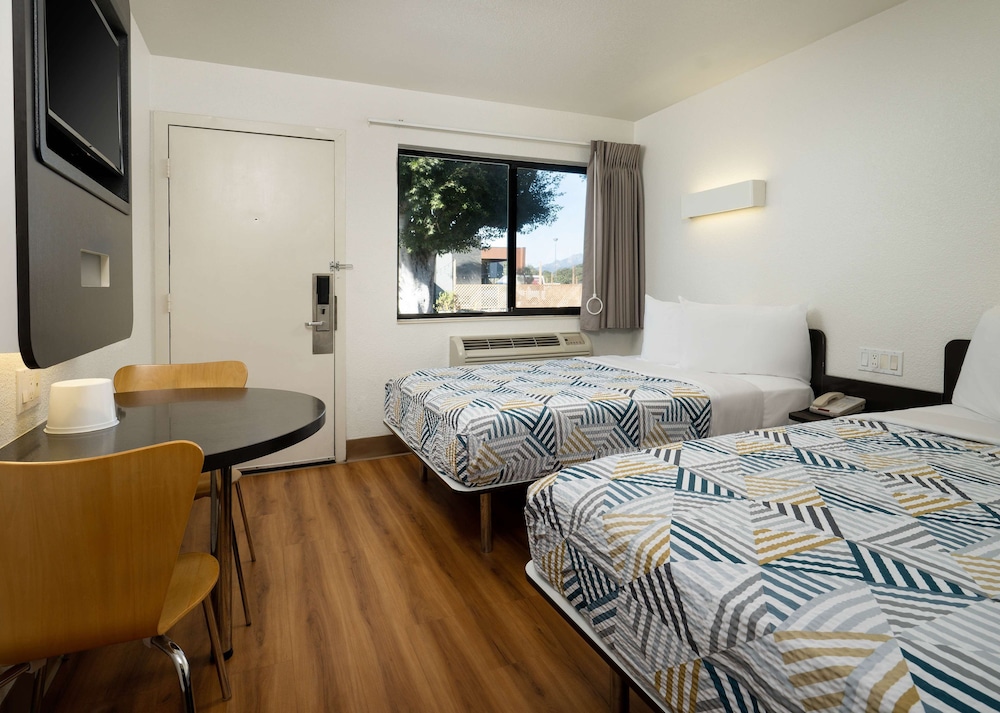 Motel6 Goleta, CA - Santa Barbara 32/57