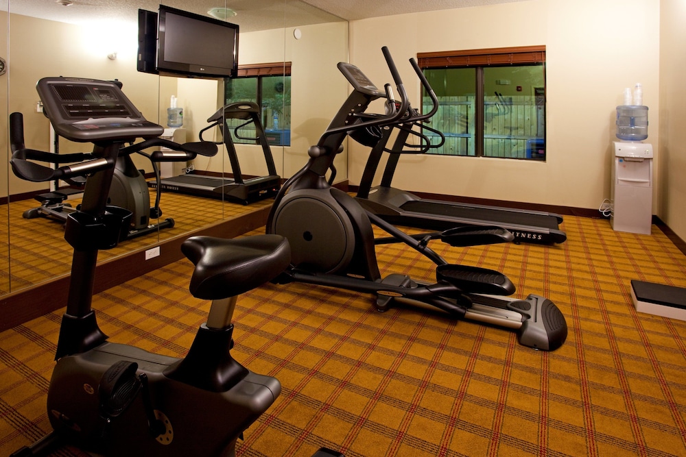 Holiday Inn Express Hotel And Suites Jacksonville Mayport Beach 36/64