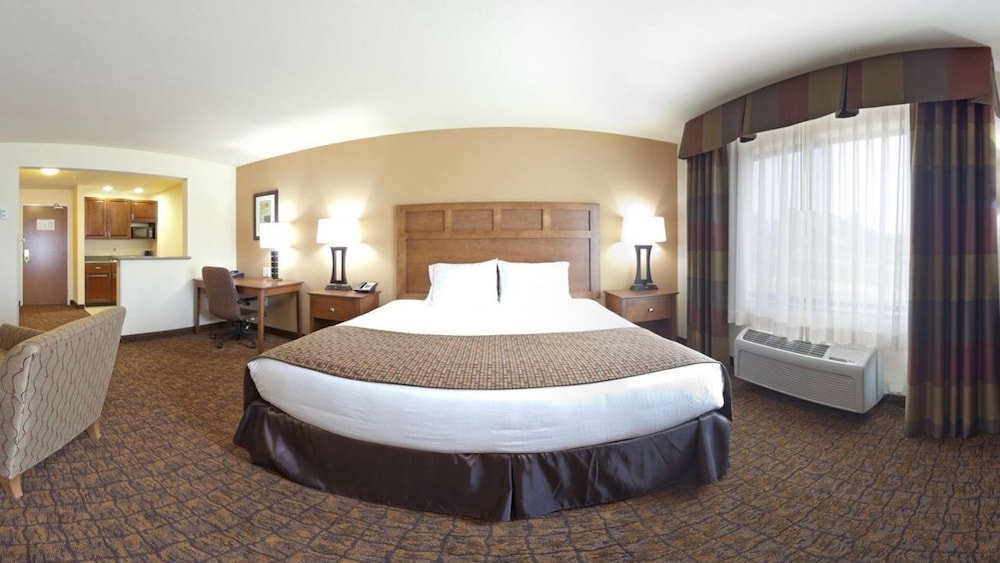 Holiday Inn Express Hotel And Suites Mount Airy 14/60