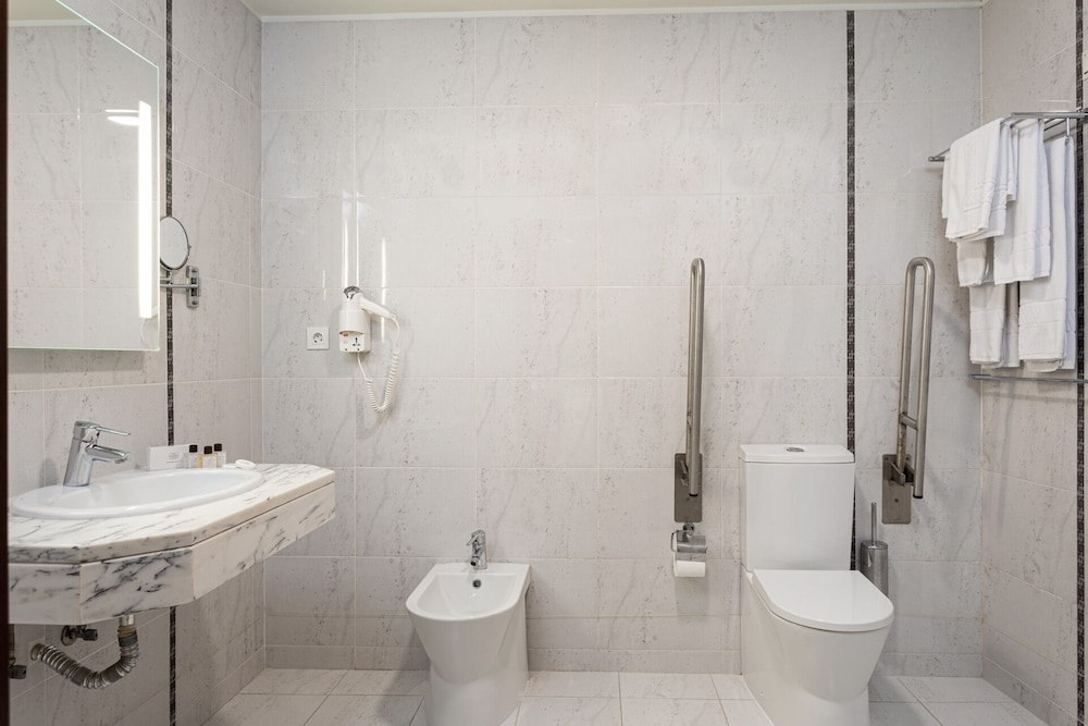 HOTEL AVEIRO CENTER 42/44