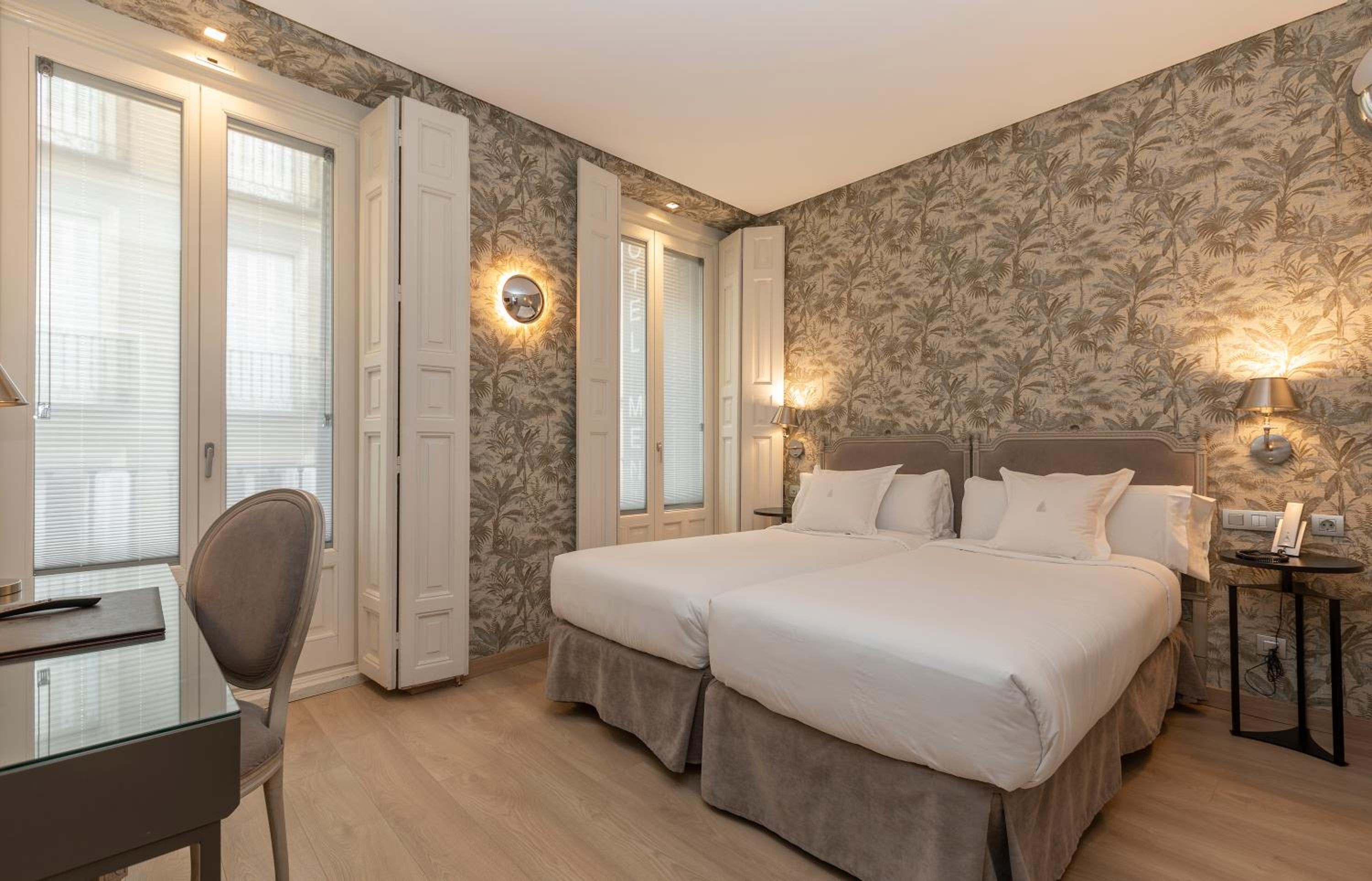 Junior Suite, Twin Beds, Sofa