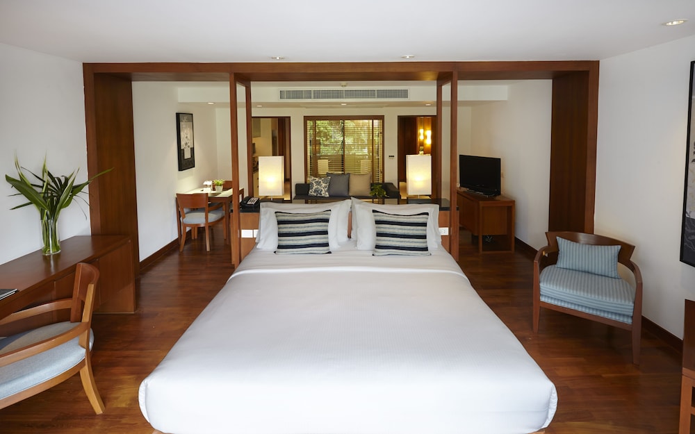 Woodlands Suites Serviced Residences 7/50