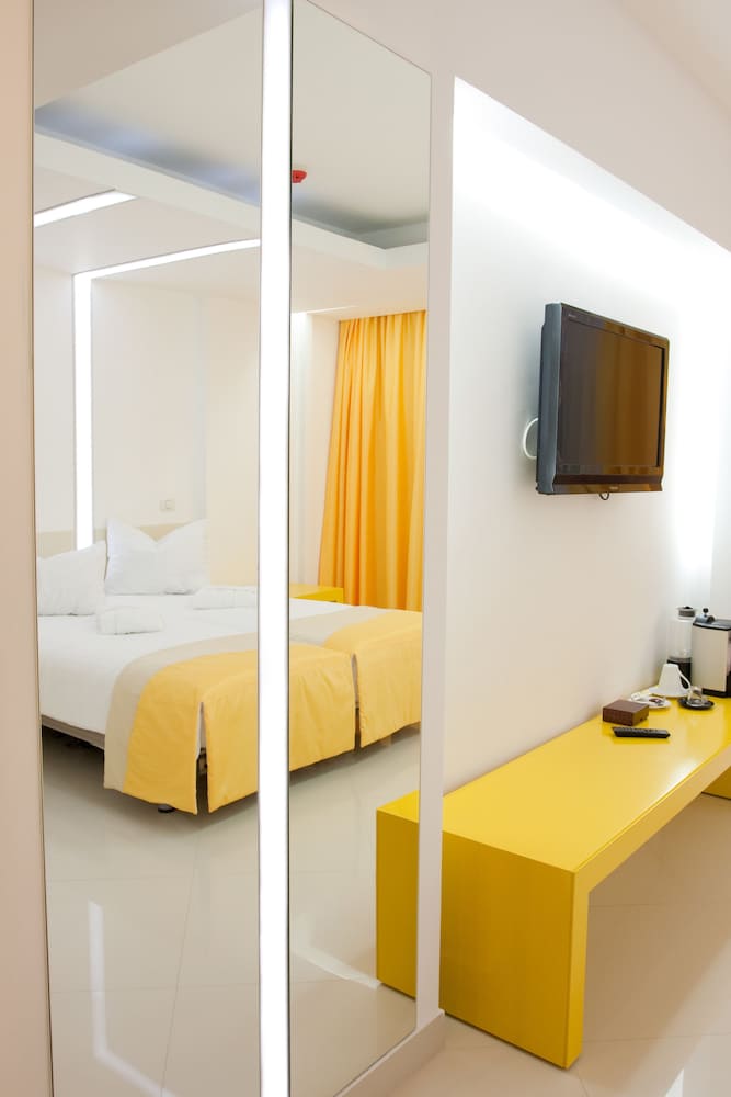 Christina Hotel 38/61
