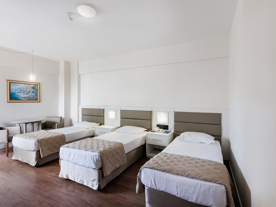 Luxury, 3 Beds, Side View