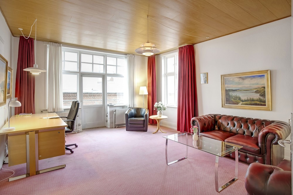 Palads Hotel 26/48