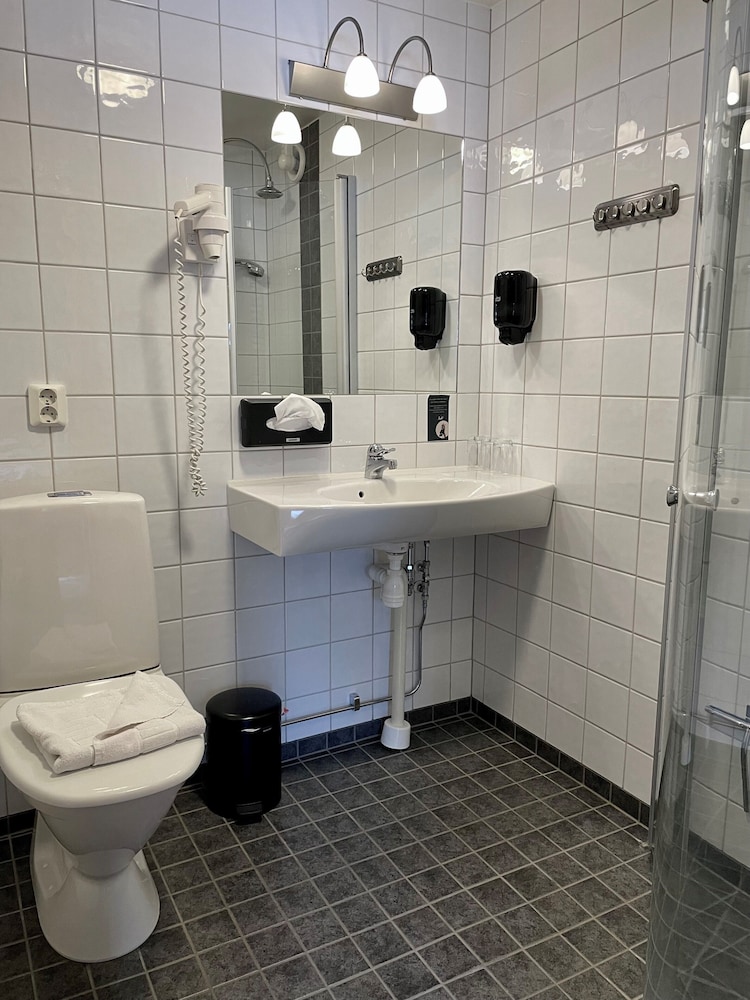 Klockargarden Hotell 44/50