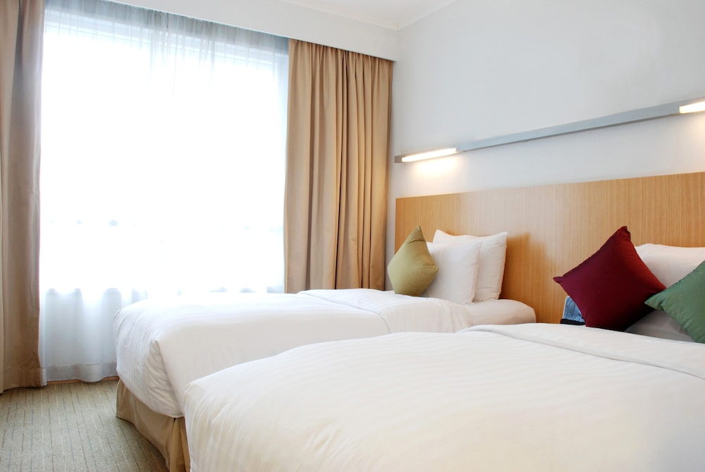 Novotel Century Hong Kong 10/48