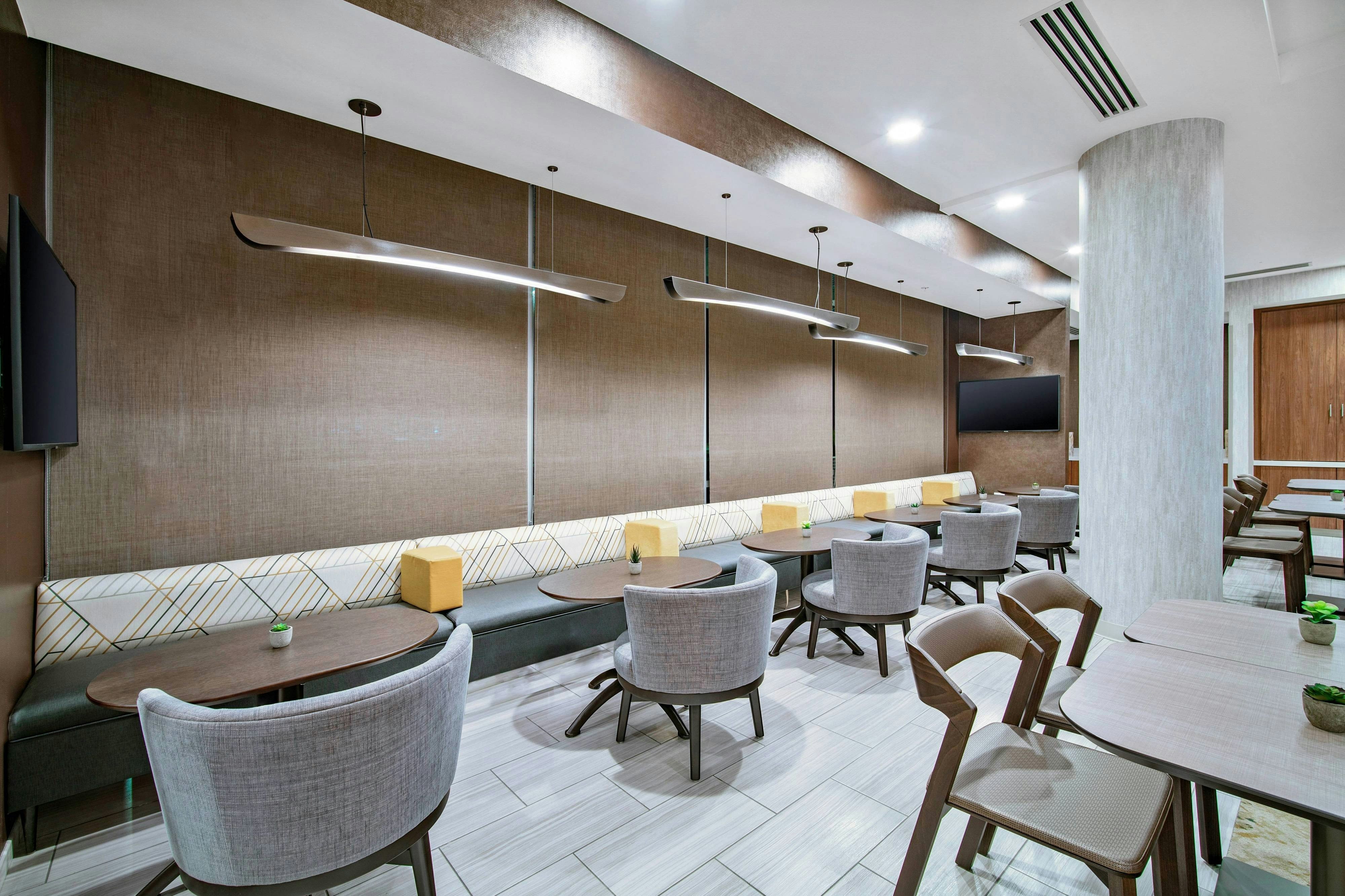 SpringHill Suites by Marriott Phoenix Goodyear 40/44