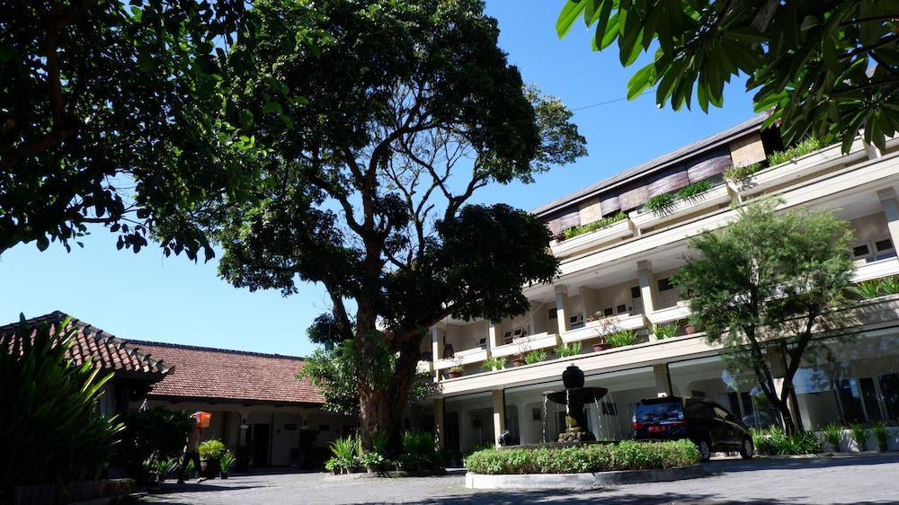 Hotel Catur 3/25