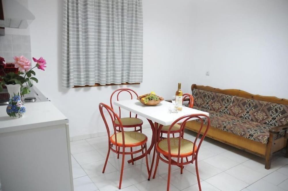 Eriva Hotel 17/37