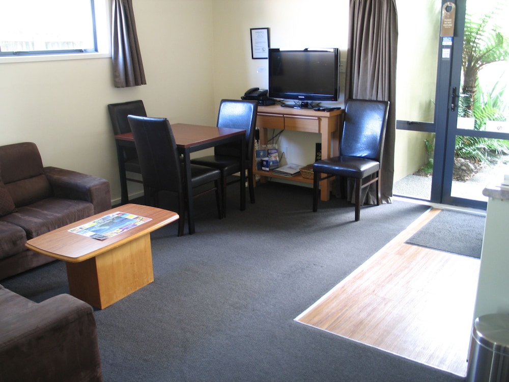 Sherborne Motor Lodge 34/52