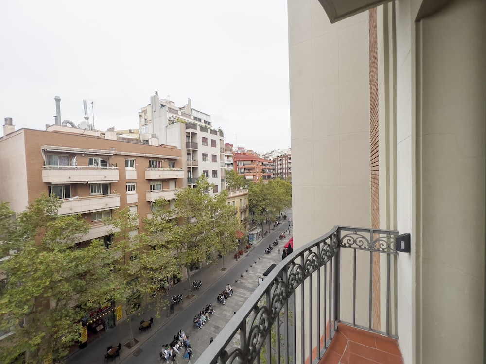 Enjoybcn Gaudi Apartments 4/50