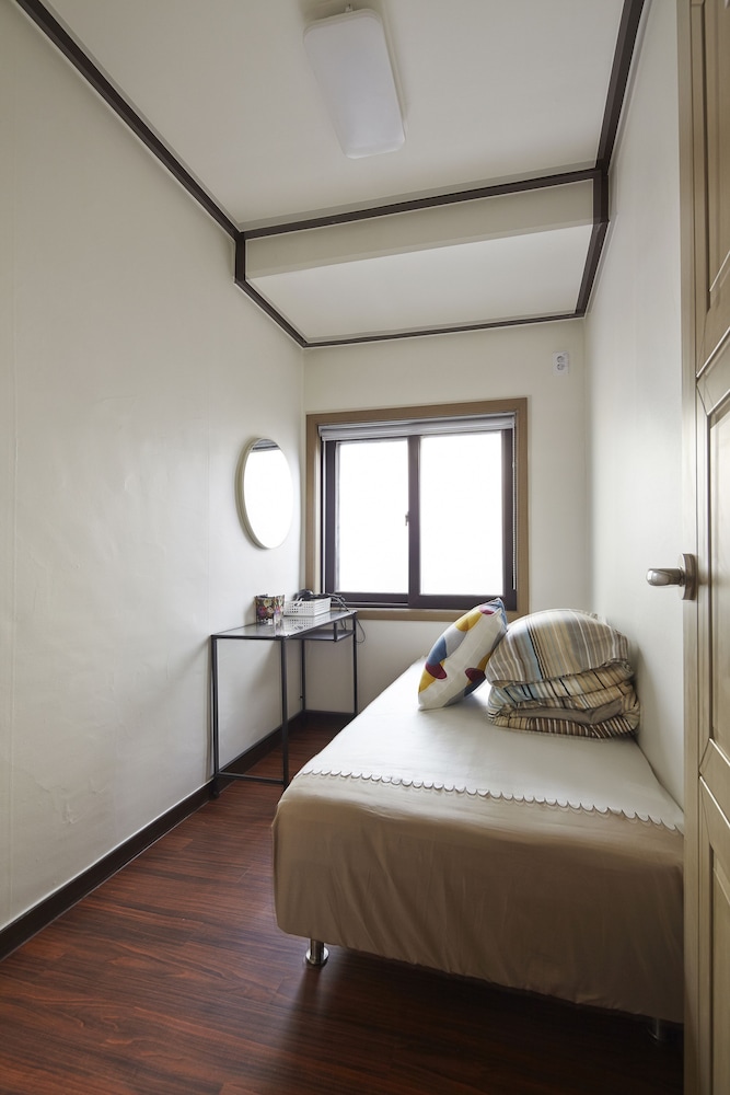 Jiwoljang Guest House 11/50