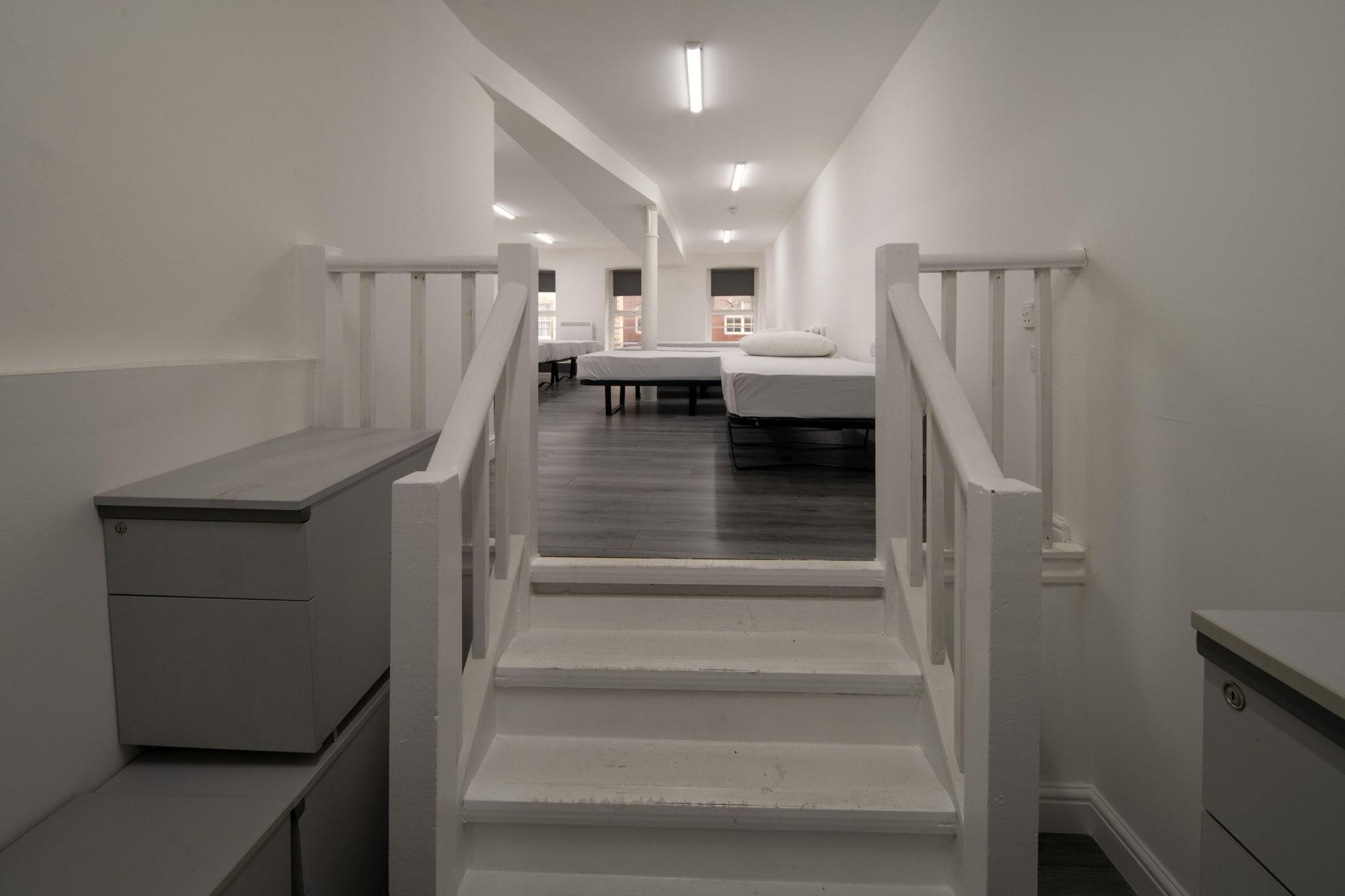 OYO Harbourside Hostel Bristol 30/39