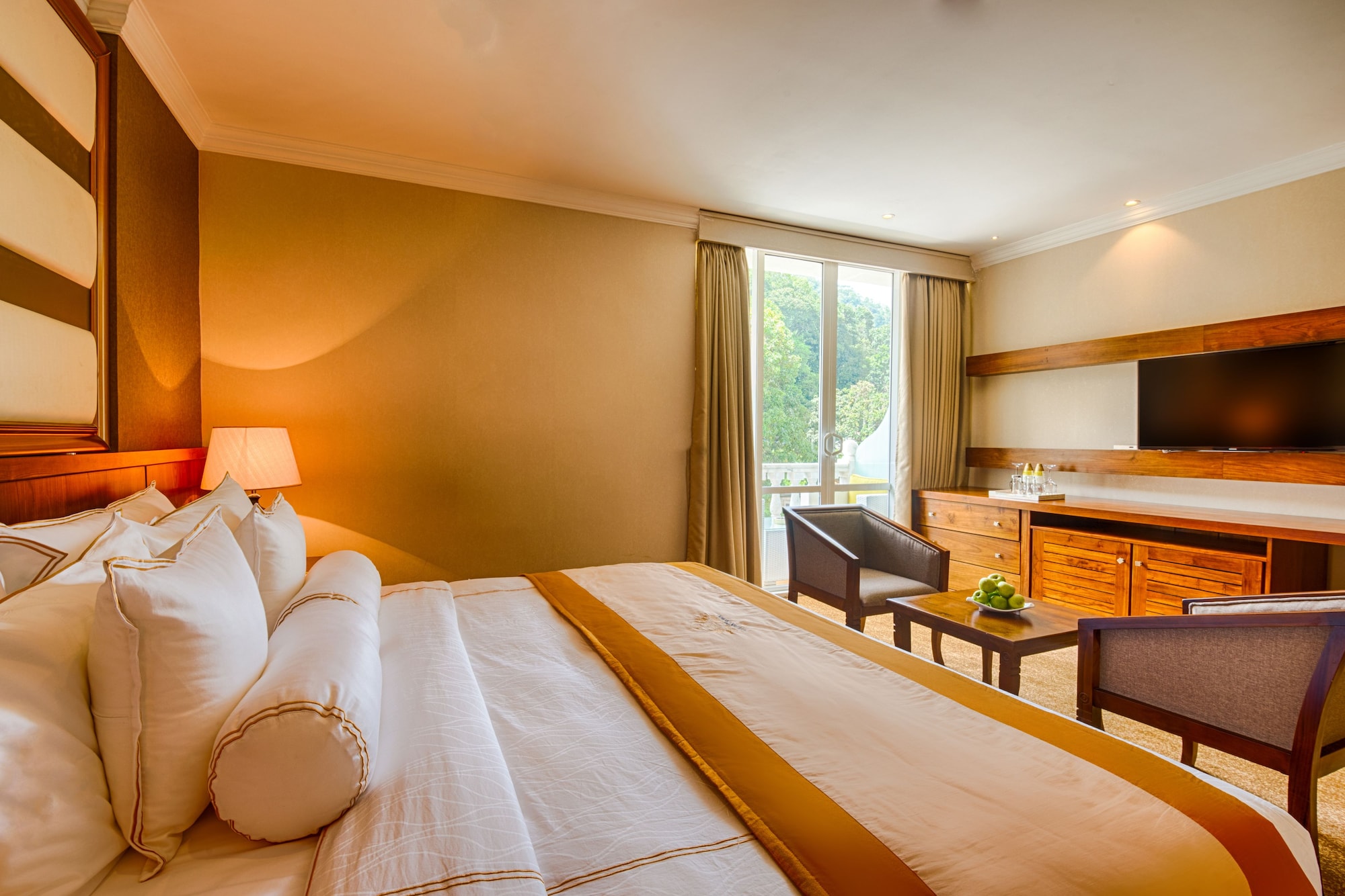 TWIN/DOUBLE ROOM DELUXE