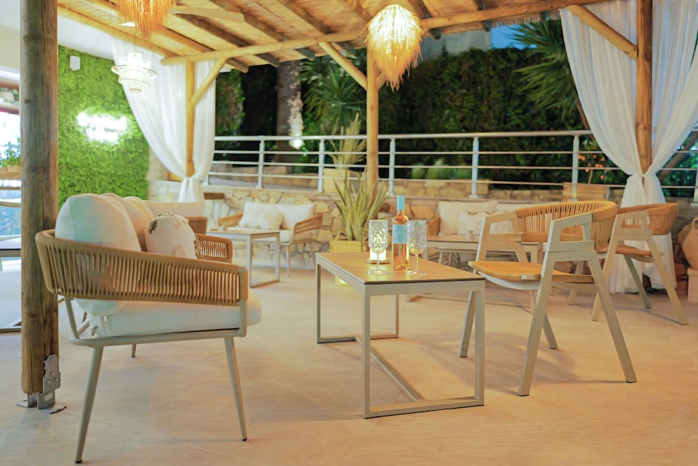 Hotel Tropical 54/72