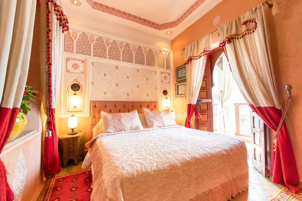 CLASSIC, DOUBLE OR TWIN BED