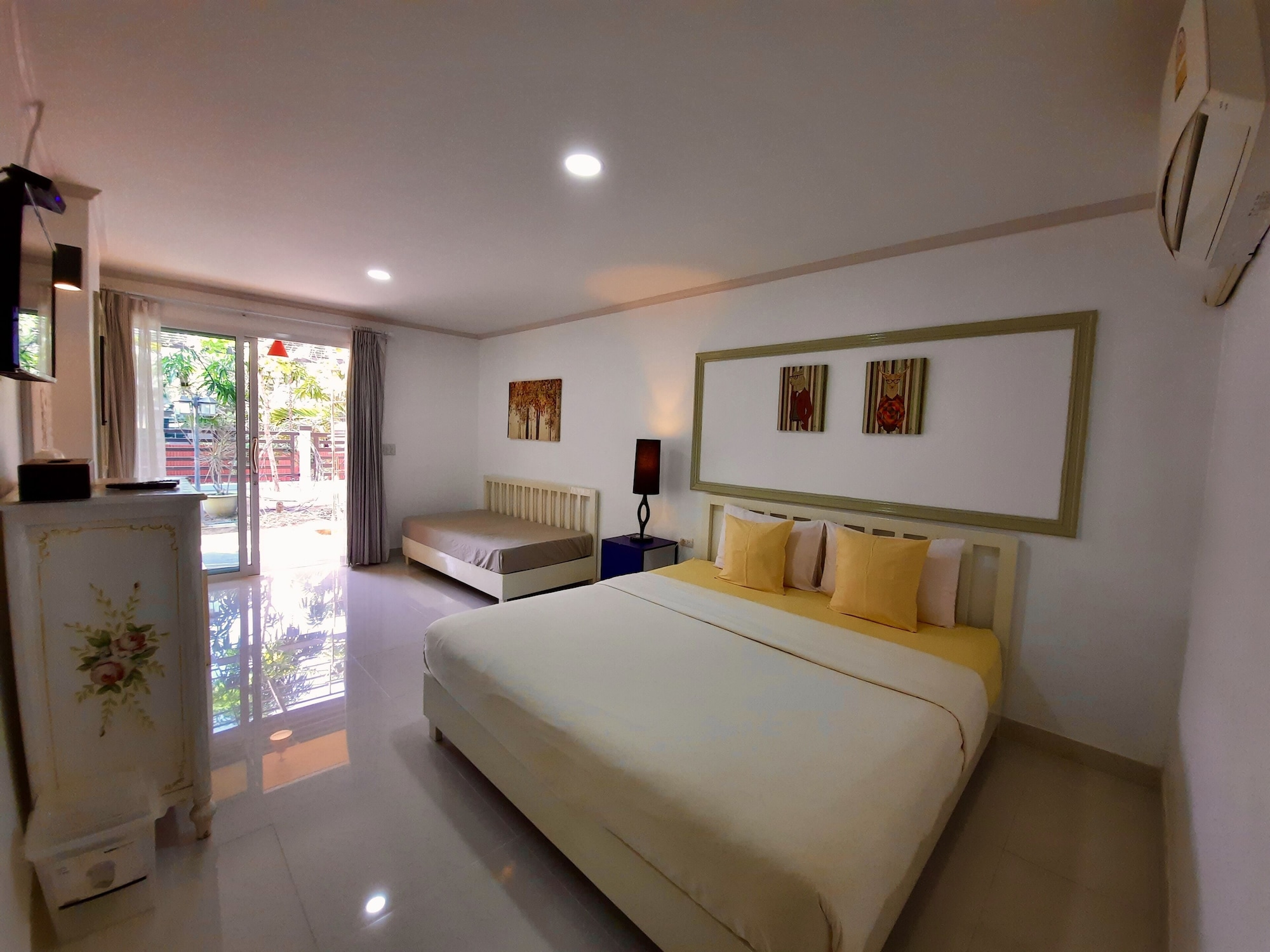 Superior, King Bed