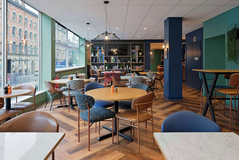 Travelodge Manchester Central 27/37