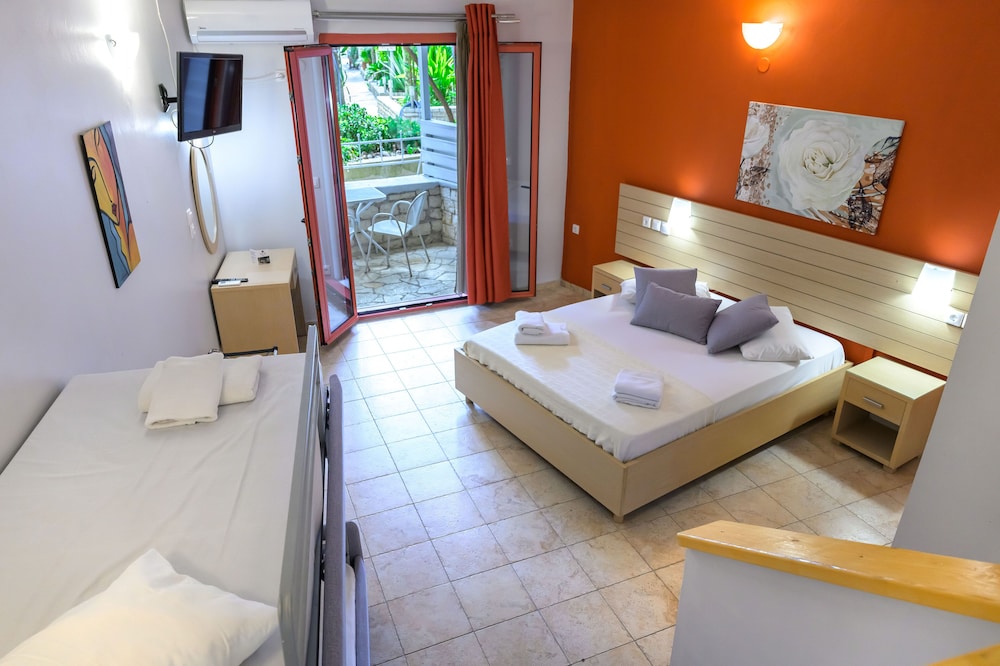 Rouda Bay Beach Hotel 14/50