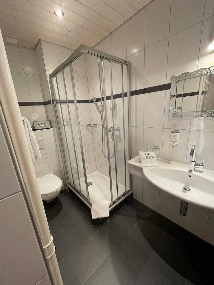 Carlton-Europe Vintage Adult Hotel 56/56