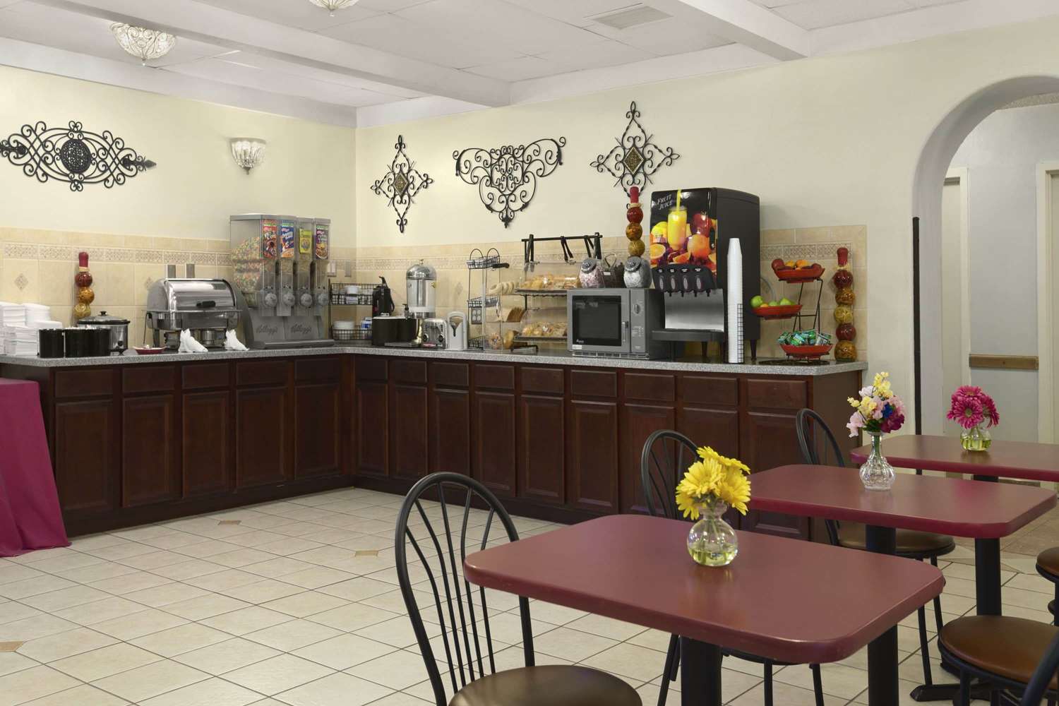 Ramada By Wyndham Grand Junction 41/58