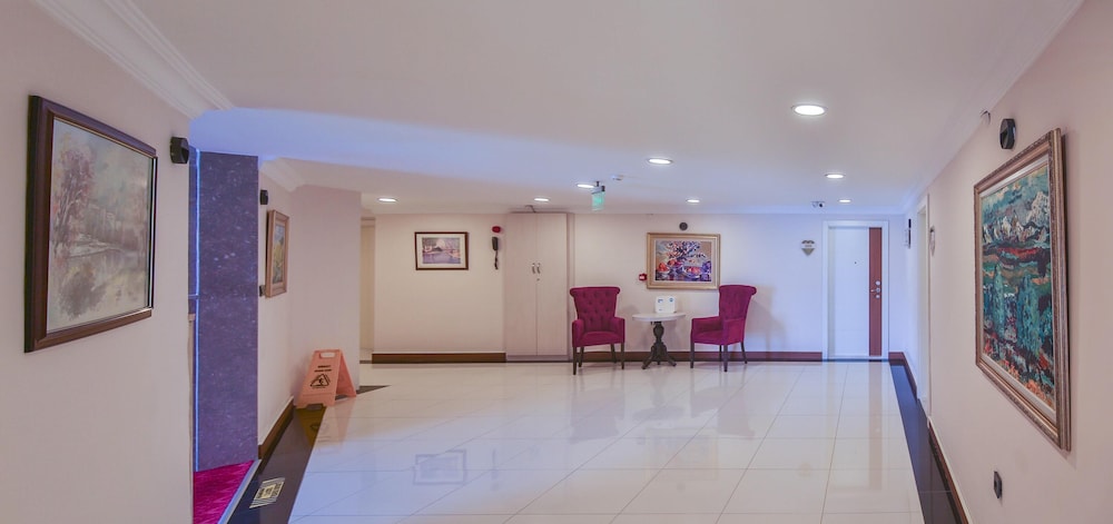 Diamond Hotel 4/47
