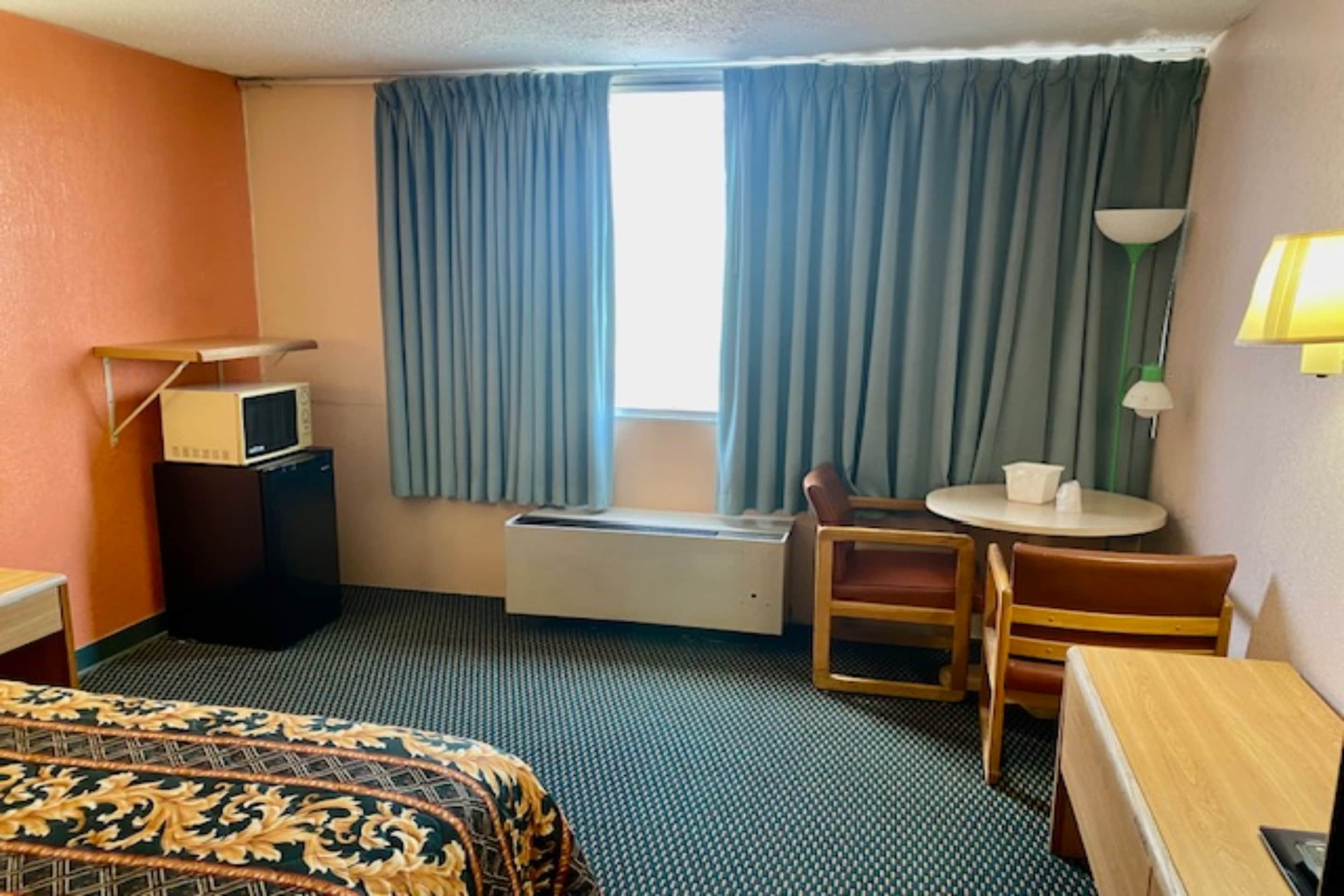 Red Carpet Inn & Suites Lima 42/64
