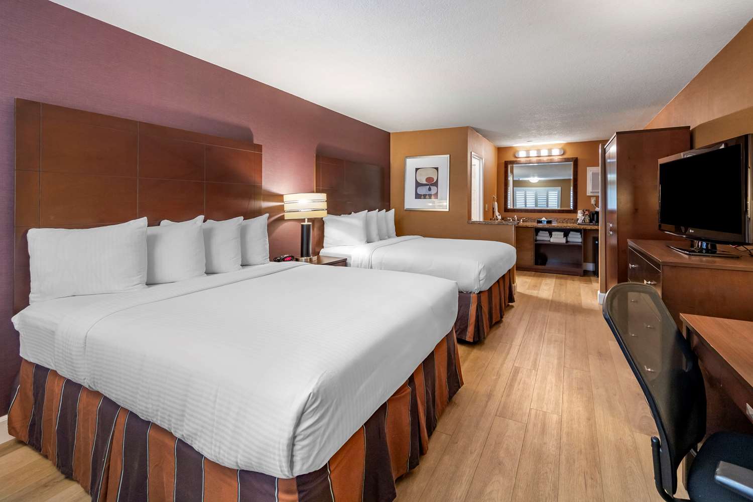 Best Western Plus Stovall's Inn 6/36