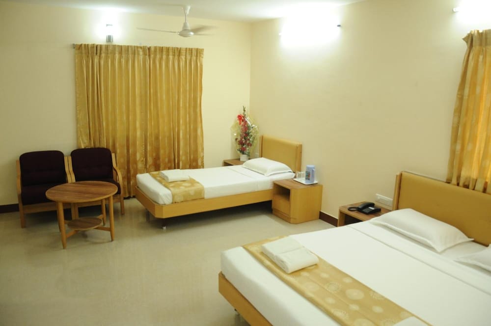 HOTEL RAJADHANE 22/53