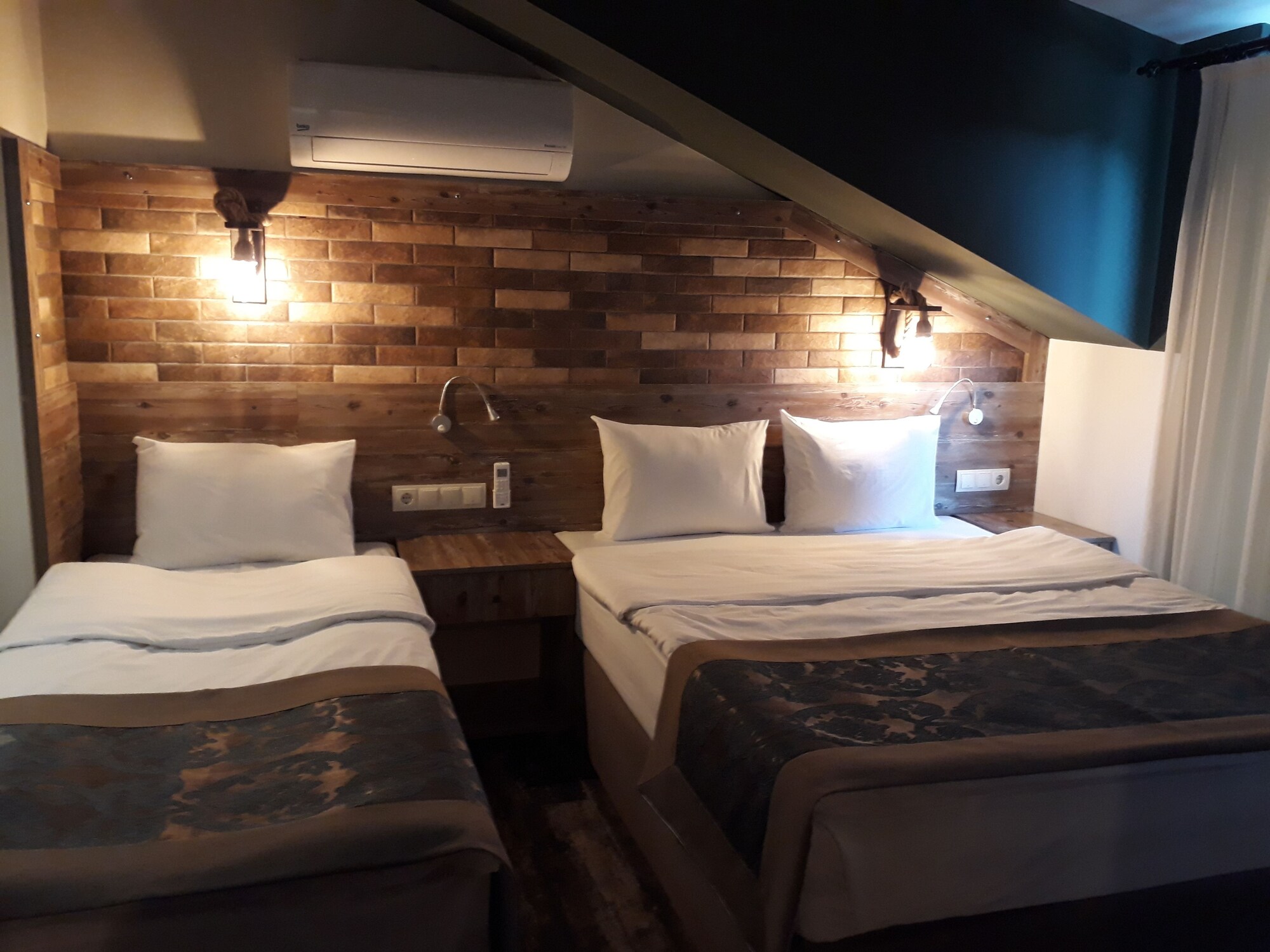 FAMILY, DOUBLE OR TWIN BED