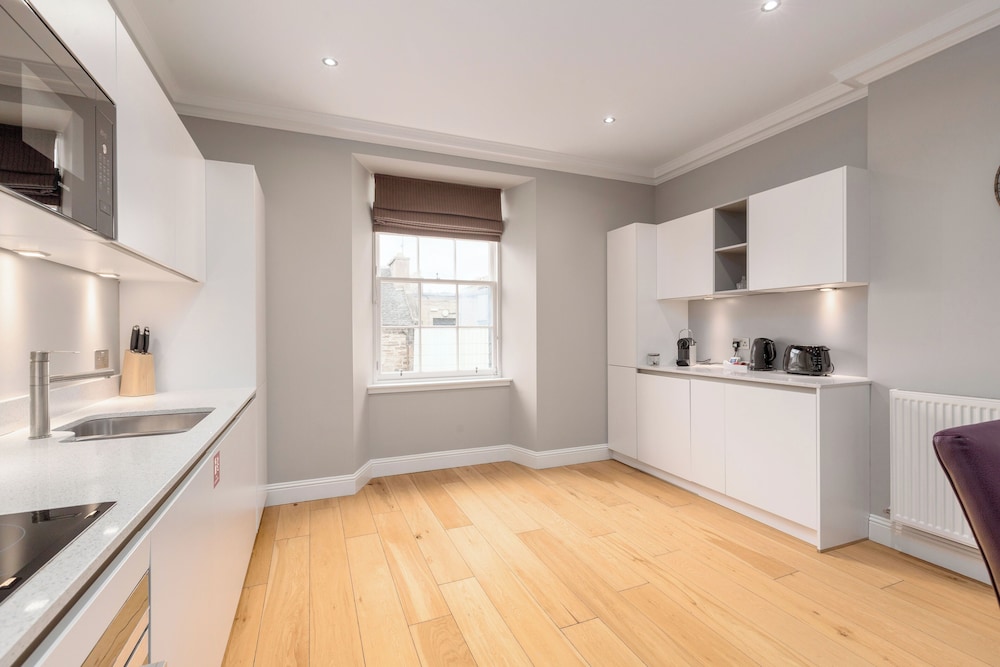 Destiny Scotland - Princes St Residence 5/50