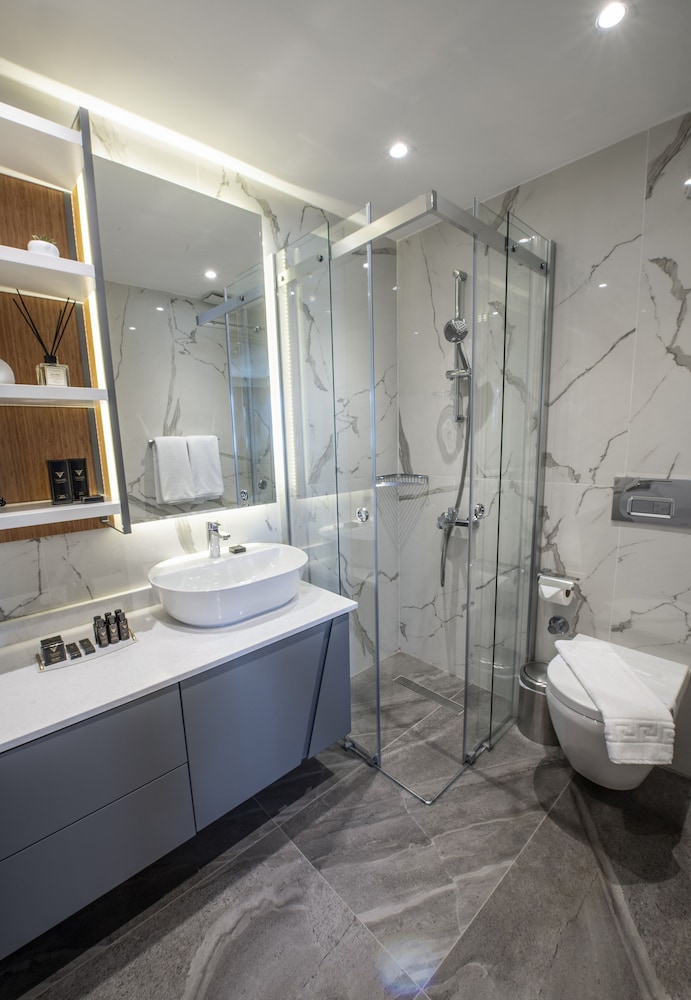 Valente Suites Hotel 27/30