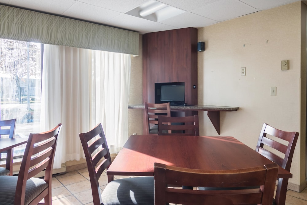Motel6 Madison, WI - East 50/55