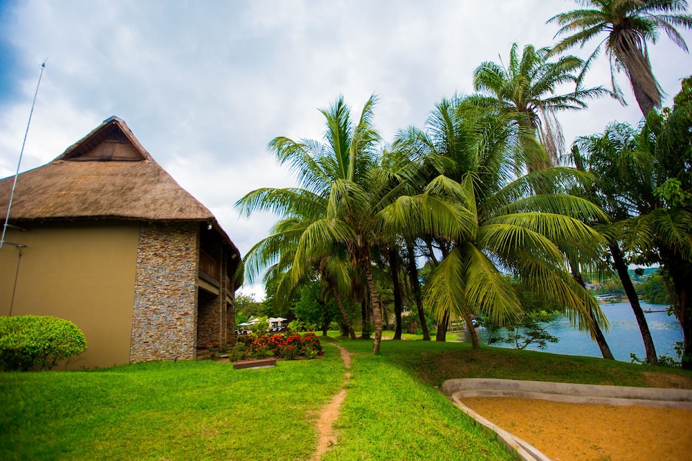 The Royal Senchi Resort/Hotel 39/50