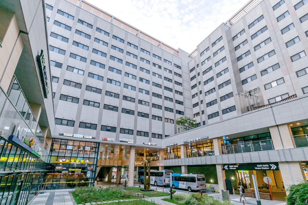 Days Hotel & Suites by Wyndham Incheon Airport 6/50